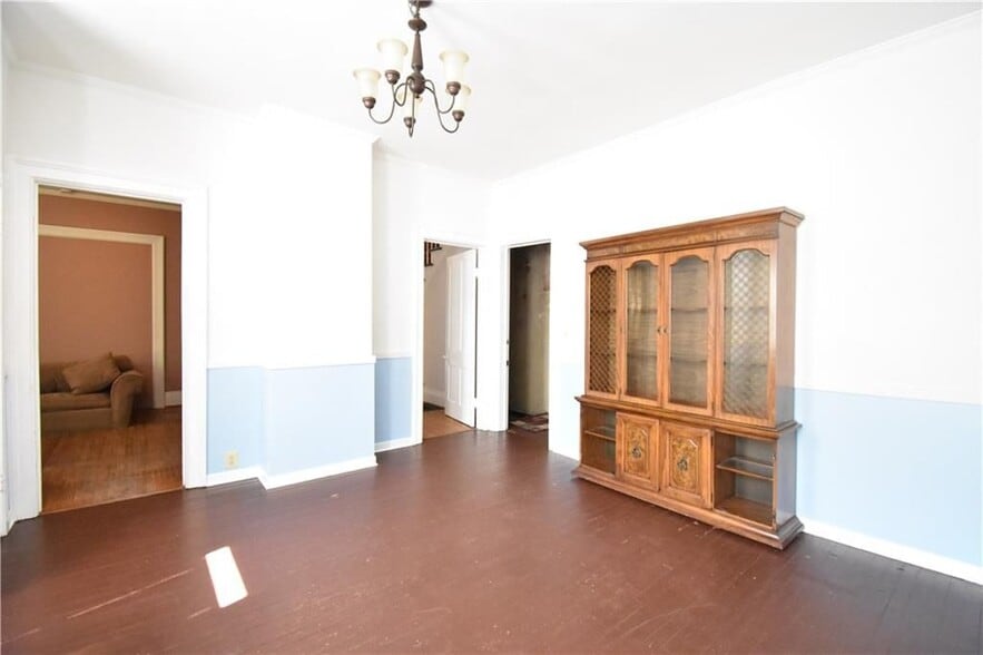 Building Photo - 65 Temple St