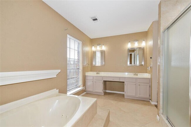 Building Photo - 17119 Kettle Creek Dr