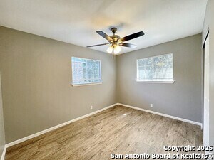 Building Photo - 844 E Sunshine Dr