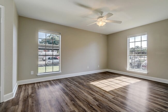 Building Photo - 10101 S Gessner Rd