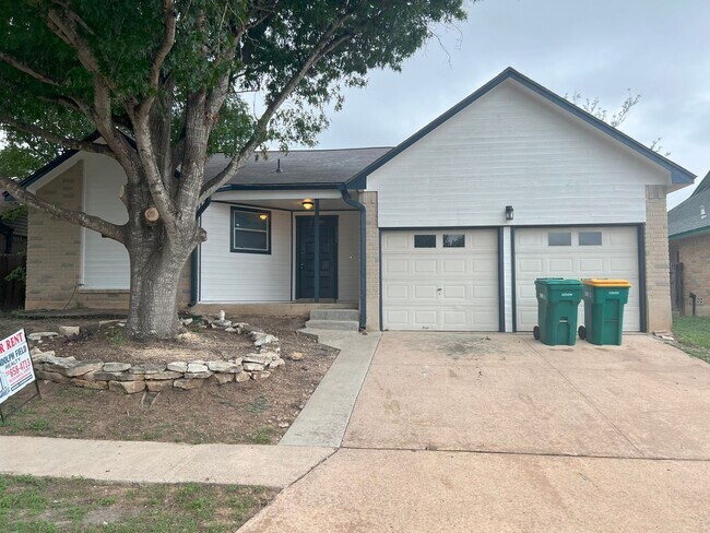 Primary Photo - 7827 Forest Briar