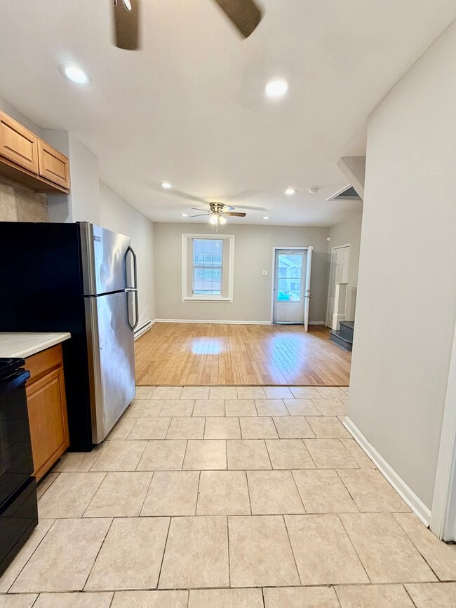 Building Photo - 6525 Saybrook Ave