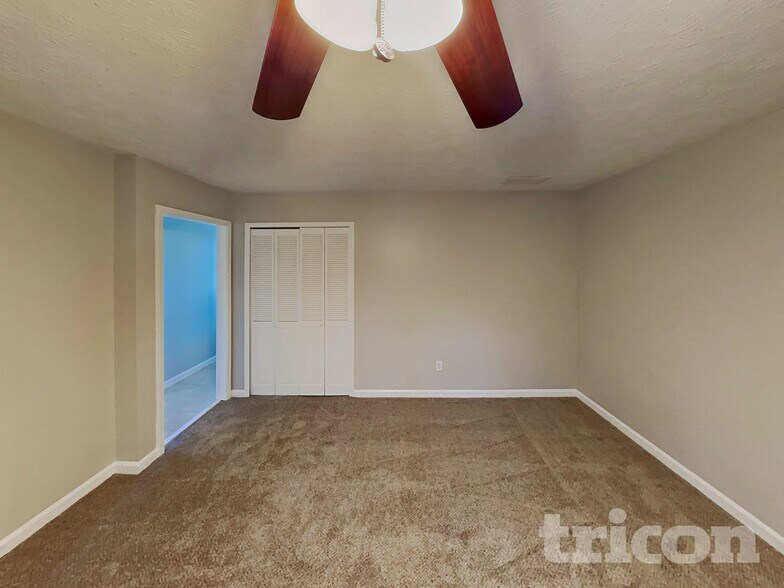 Building Photo - 1496 Oak Springs Dr
