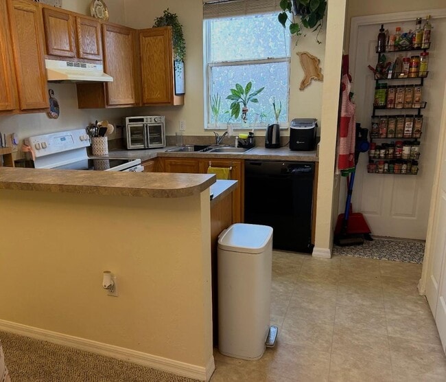 Building Photo - 3543 SW 30th Way