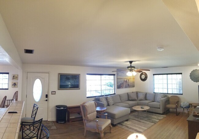 Building Photo - SLO Tropical Private Bungalow ideally located close to Cal Poly!