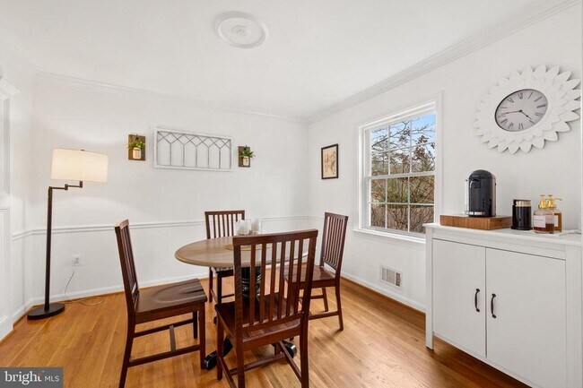 Building Photo - 13625 Middlevale Ln