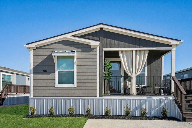Building Photo - 1621 American Dr