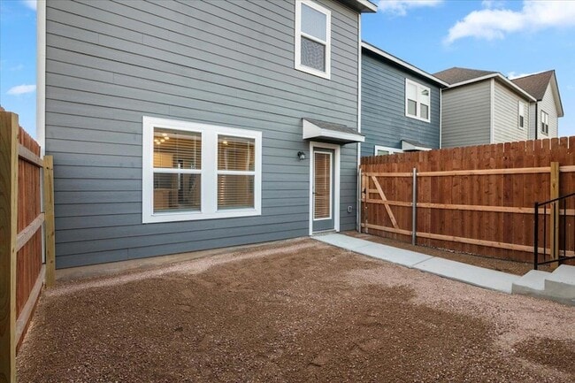 Building Photo - 5900 Whisper Creek Dr