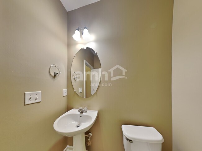 Building Photo - 682 Winners Cir