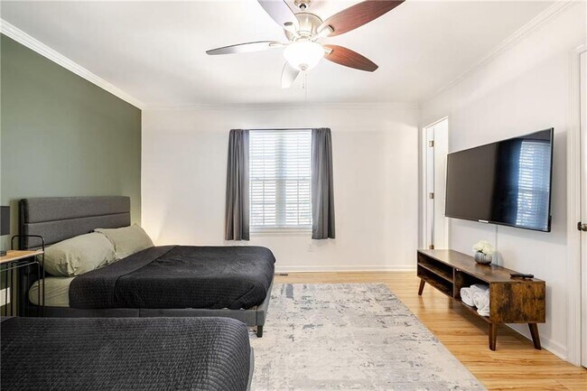 Building Photo - 2940 Lexington Trace Dr