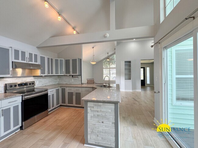 Building Photo - 3-Bedroom Home in Destin with Solar Power ...