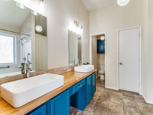 Building Photo - 6508 Manitoba St