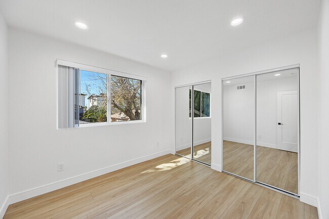Building Photo - 14420 Tiara St