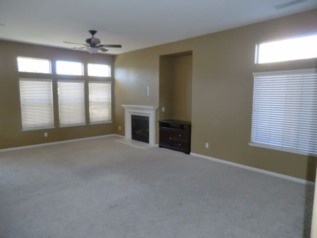 Building Photo - Attractive 3 Bedroom Home in South Meadows
