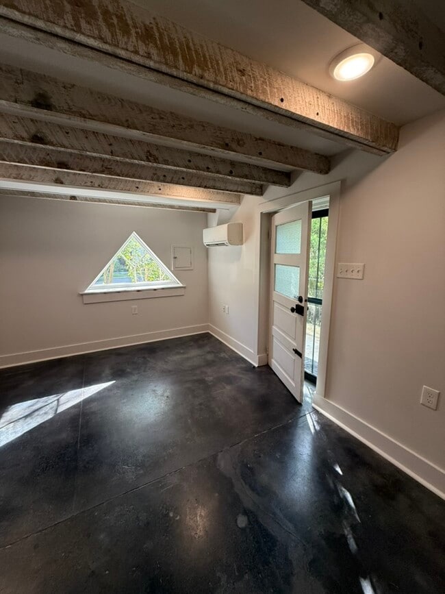 Building Photo - 7903 Plum St