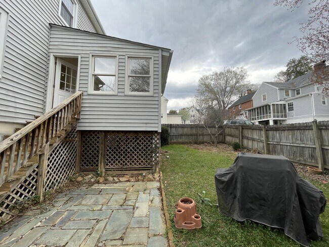 Building Photo - 3417 Plymouth Pl