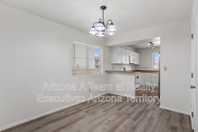 Building Photo - 9413 N Albatross Dr