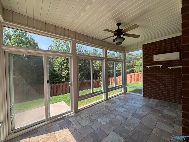 Building Photo - 15110 Lakeside Trail SW