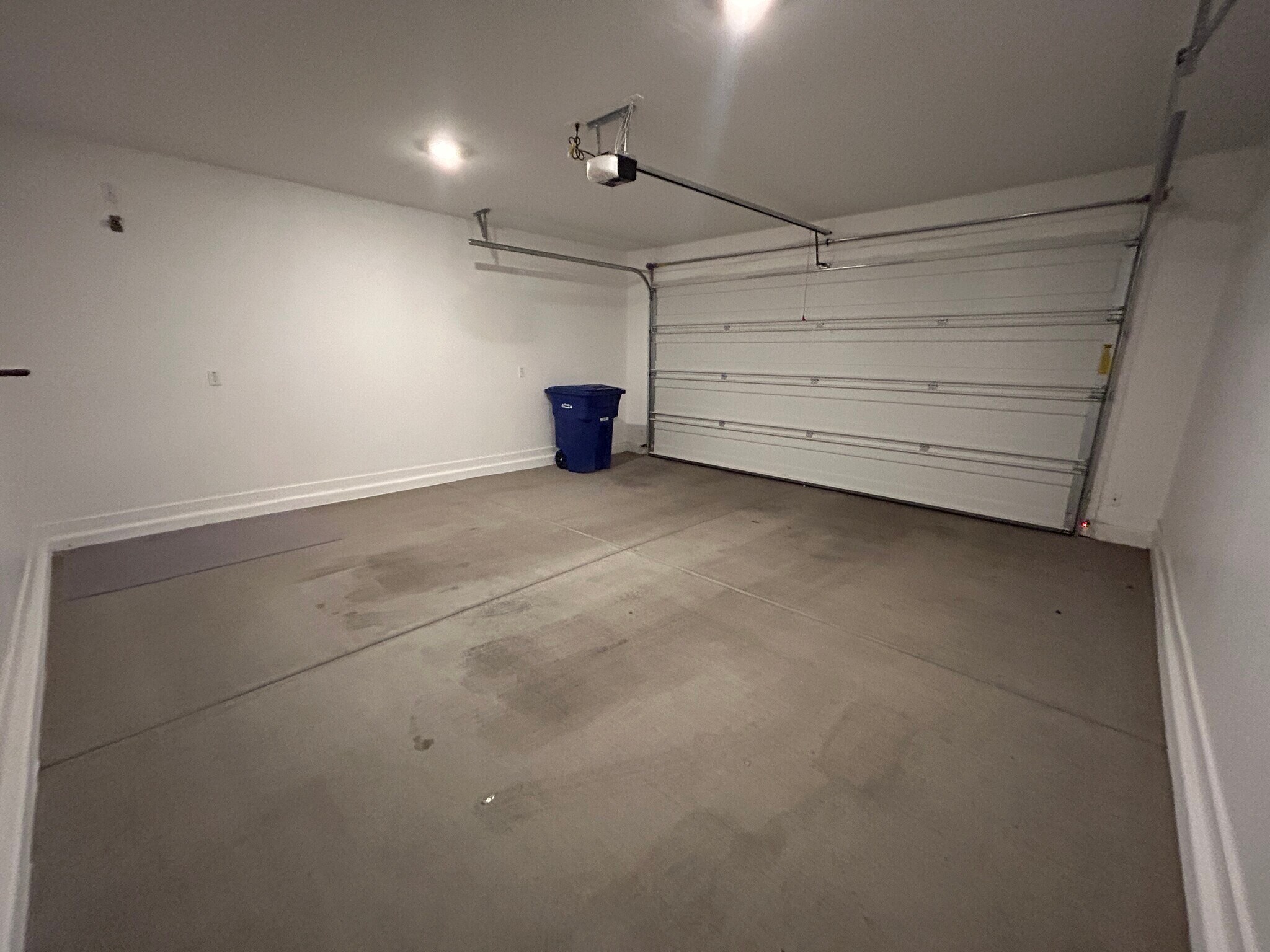 Building Photo - 1168 E Sabino Dr