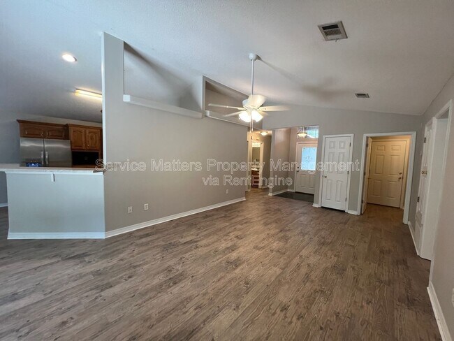 Building Photo - 5959 Sleepy Hollow Ct