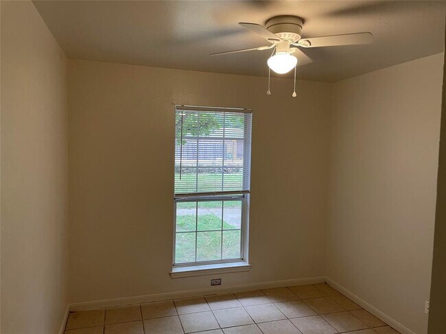 Building Photo - 2302 Yaupon Trail