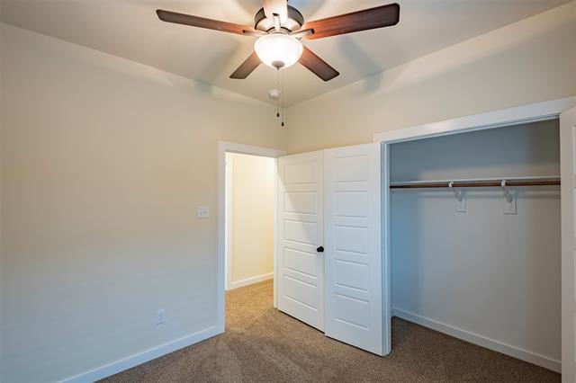 Building Photo - 709 Blackland dr