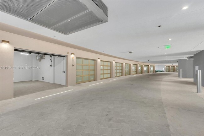 Building Photo - 5 Grove Isle Dr