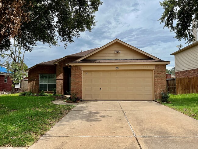 Building Photo - 9803 Hallmark Ln