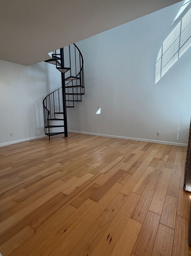 Building Photo - 26156 Sanz