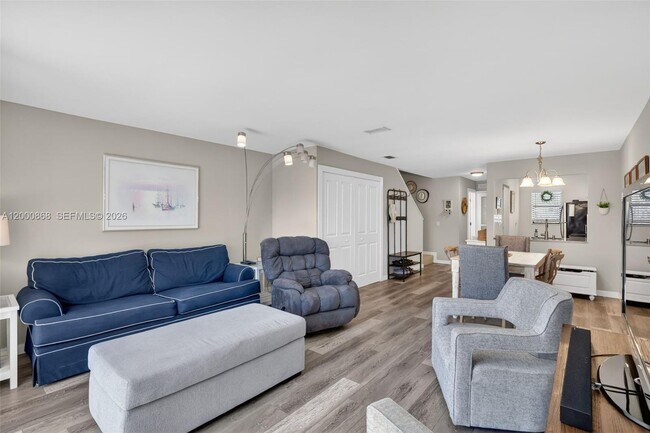 Building Photo - 9425 S Ocean Dr