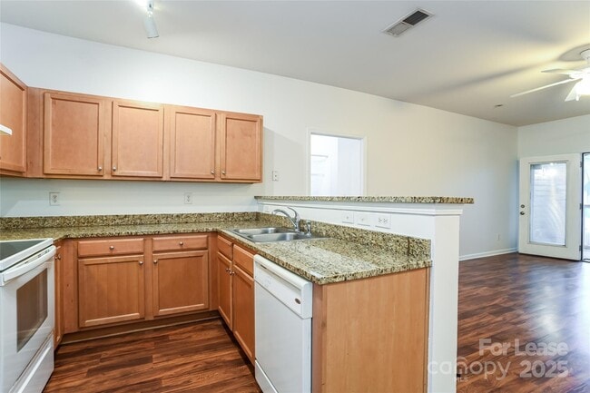 Building Photo - 1212 Duncan Gardens Dr