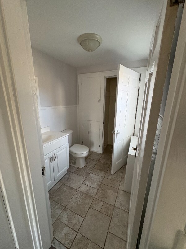 Building Photo - 891 Mammoth Rd