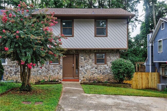 Building Photo - 1248 Falling Water Dr