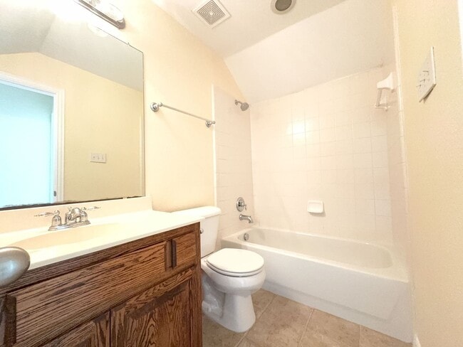 Building Photo - 132 Cassandra Dr