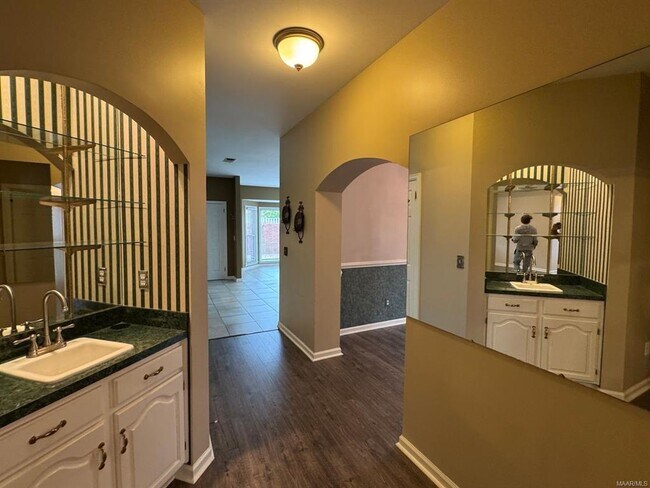 Building Photo - 8636 Harvest Ridge Dr