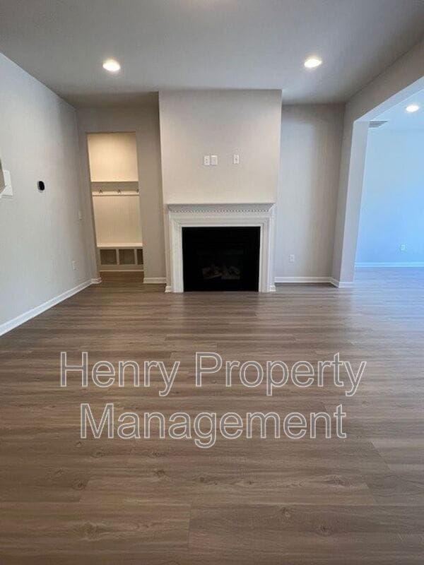 Building Photo - 775 Amarra Dr