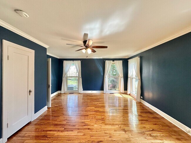 Building Photo - Spacious 4 Bedroom in the Heart of Tyler! Available Now!