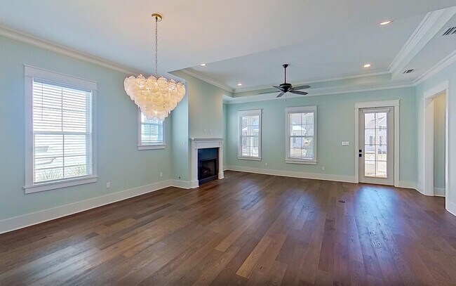 Building Photo - 465 Karcher Ave