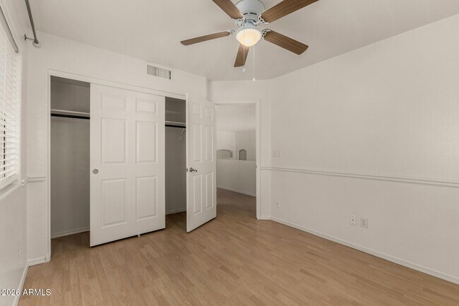 Building Photo - 1343 E Angela Dr