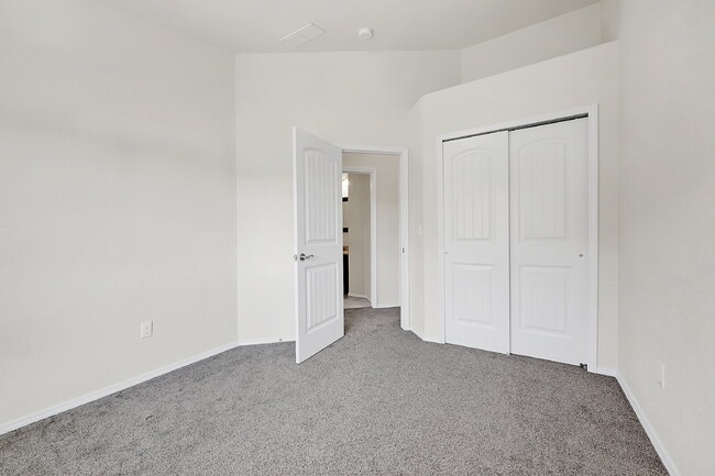 Building Photo - $2,175 - 3 Bed, 2.5 Bath Townhome in CO Sp...