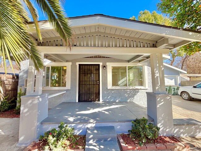 Building Photo - Charming Pasadena 2-BR/2-BA House with Det...