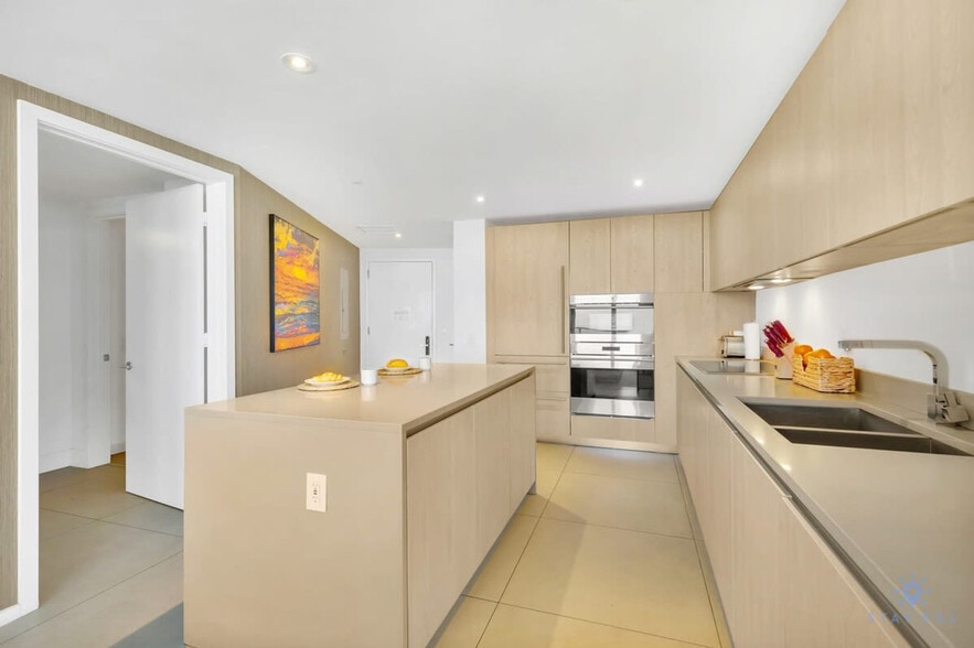 Building Photo - 4111 S Ocean Dr