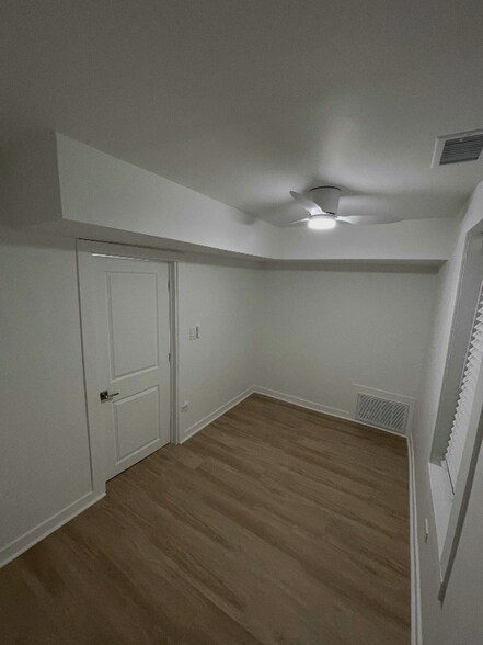 Building Photo - 4115 S Maplewood Ave