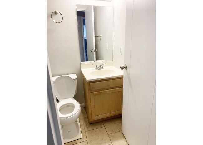 Building Photo - 550 Lowell Ave