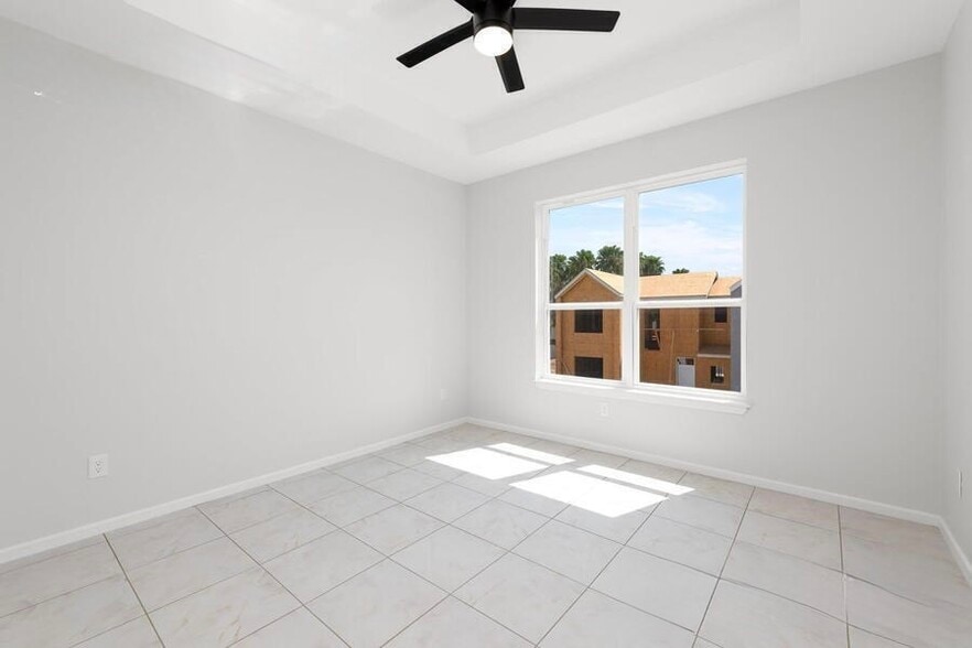 Building Photo - 5405 N Crown Pt