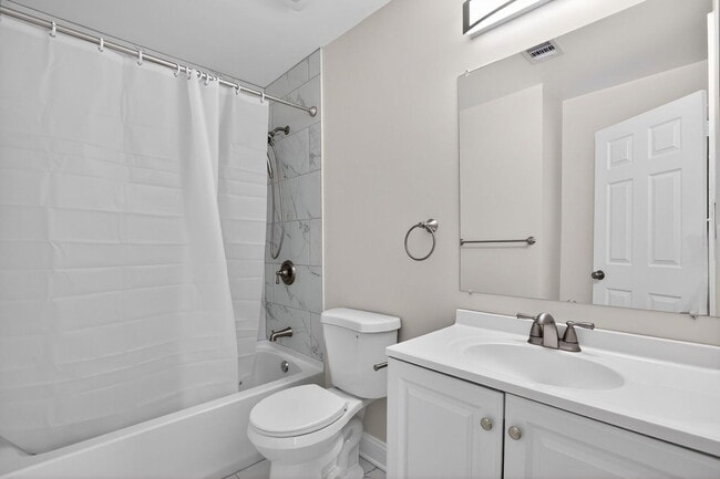 Building Photo - 2736 Albermarle Pl