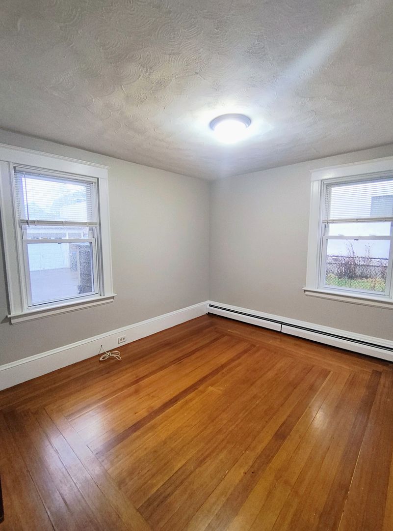 Building Photo - 27 Fremont St