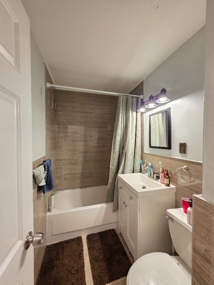 Building Photo - 135 Montgomery St