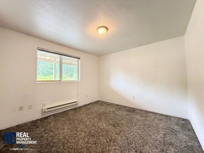 Building Photo - SJS 547 LLC - 9002 (Cascade group - Silver)