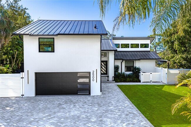 Building Photo - 2500 Monterey St